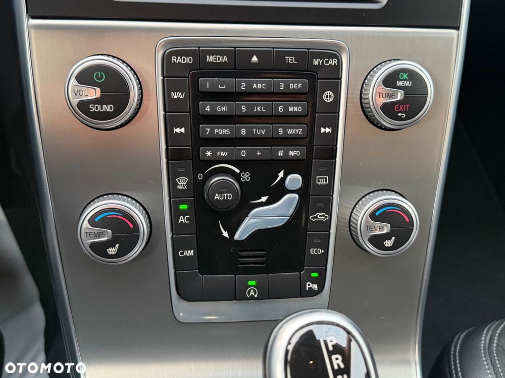 Volvo V60 D3 Geartronic Summum - 16