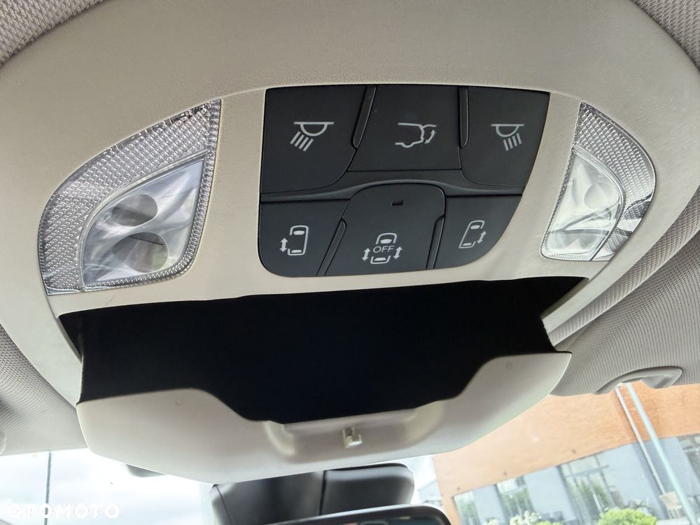 Chrysler Pacifica - 11