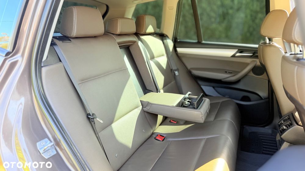 BMW X3 sDrive18d xLine - 25