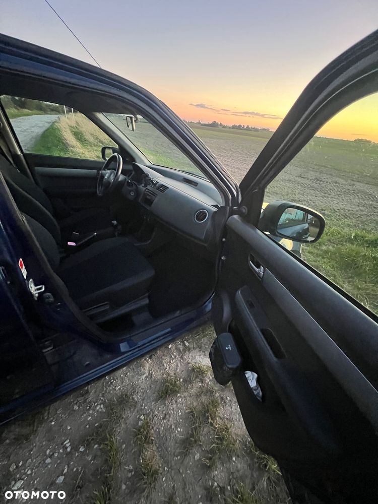Suzuki Swift 1.3 Sunlight Edition - 12