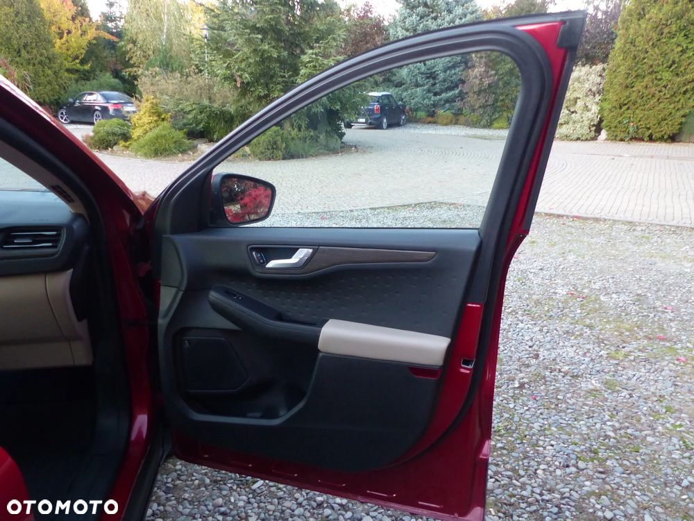 Ford Escape 2.0 EcoBoost AWD Titanium - 17