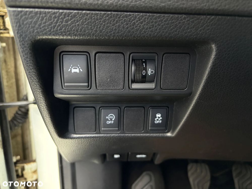 Nissan Qashqai 1.6 DIG-T N-Connecta - 32