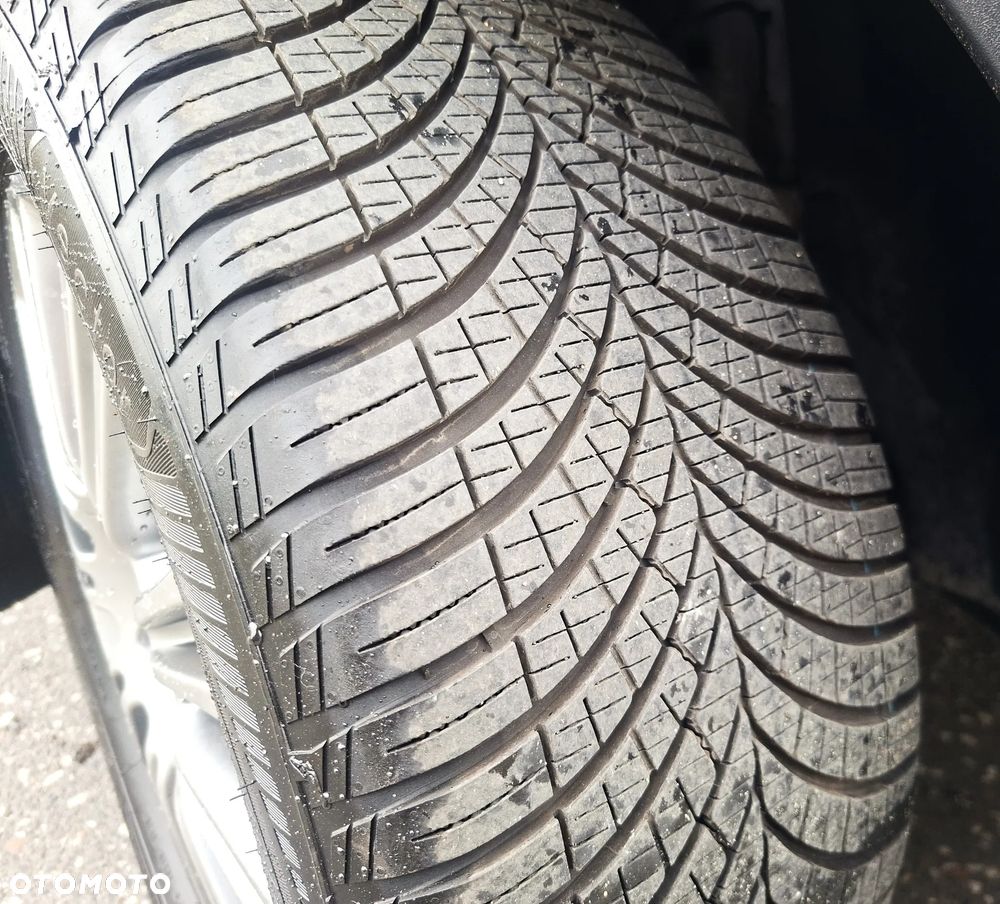 Ford Kuga 2.0 TDCi 4x4 Titanium - 34