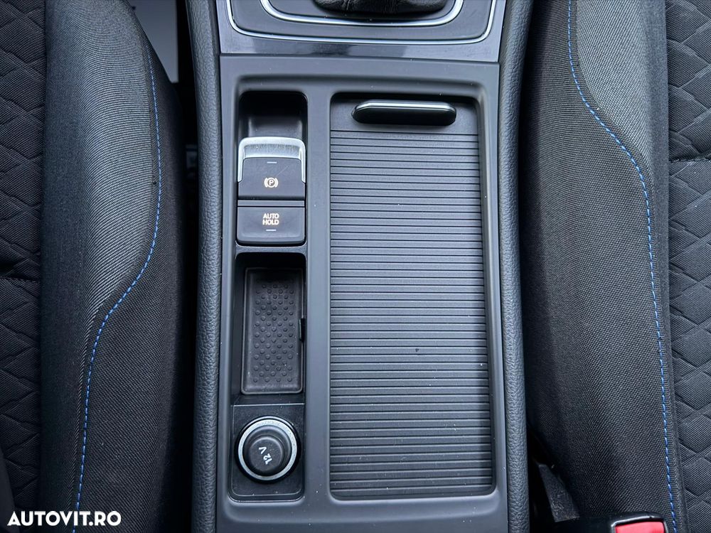 Volkswagen Golf 1.6 TDI SCR DSG Join - 31