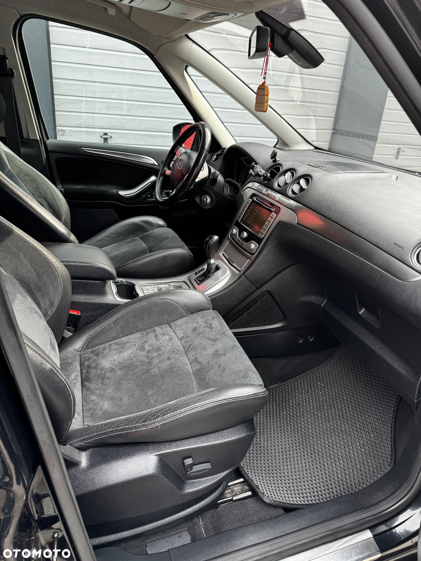 Ford Galaxy - 22