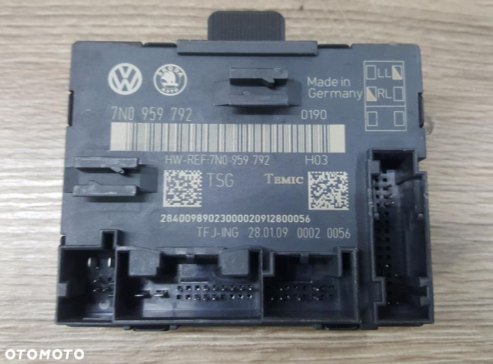 Moduł Sterownik Drzwi 7N0959792 SuperB II