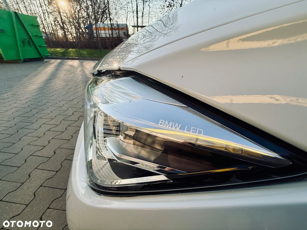 BMW Seria 3 318i - 16