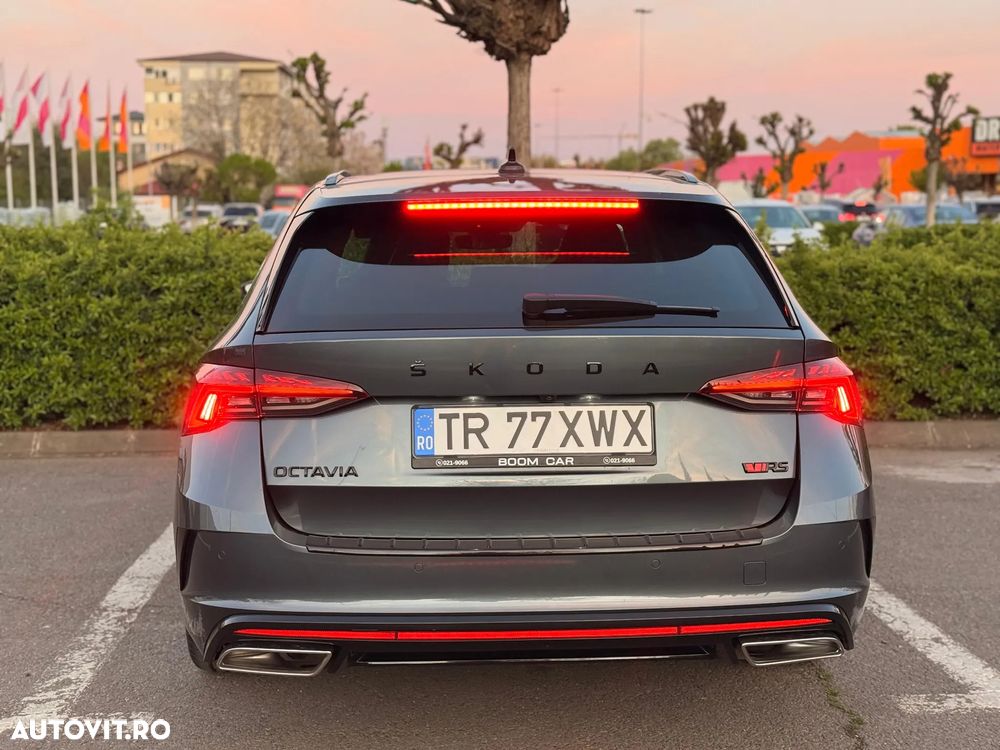 Skoda Octavia 2.0 TDI DSG RS Plus - 4