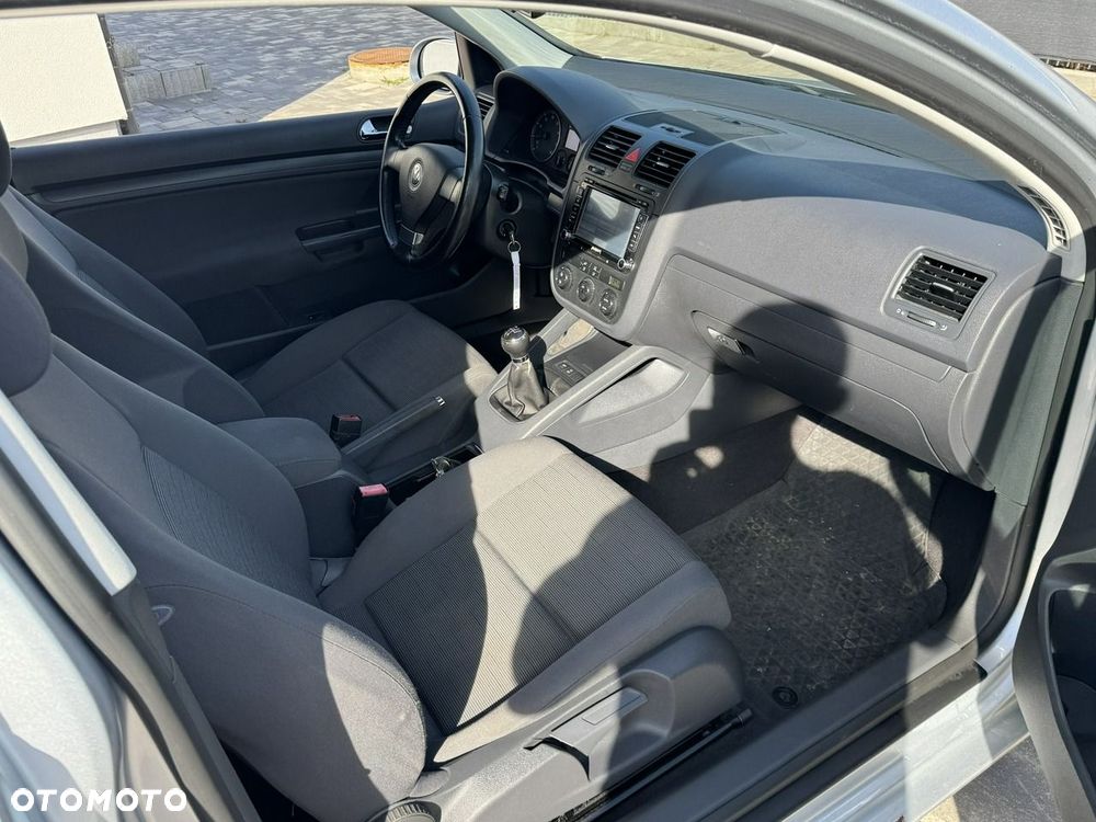 Volkswagen Golf - 23
