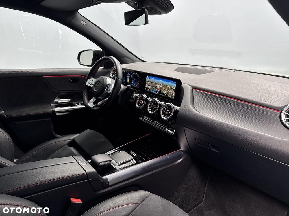 Mercedes-Benz GLA 200 AMG Line - 25
