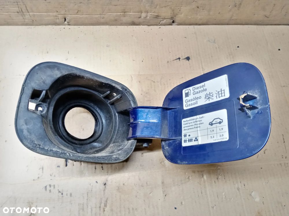 Klapka wlewu paliwa VW Golf IV 4 Kombi 1J0809857E - 4