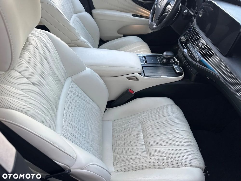 Lexus LS - 33