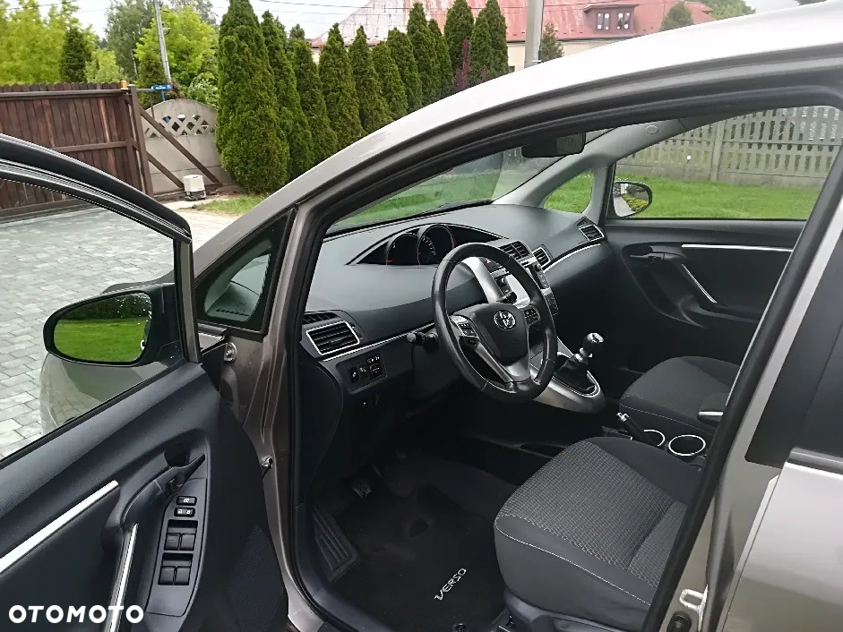 Toyota Verso 1.6 D-4D Premium - 9