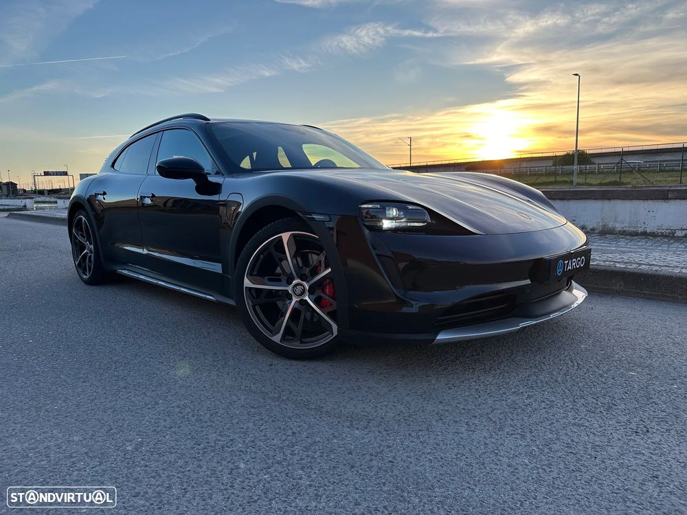 Porsche Taycan Cross Turismo 4S - 43