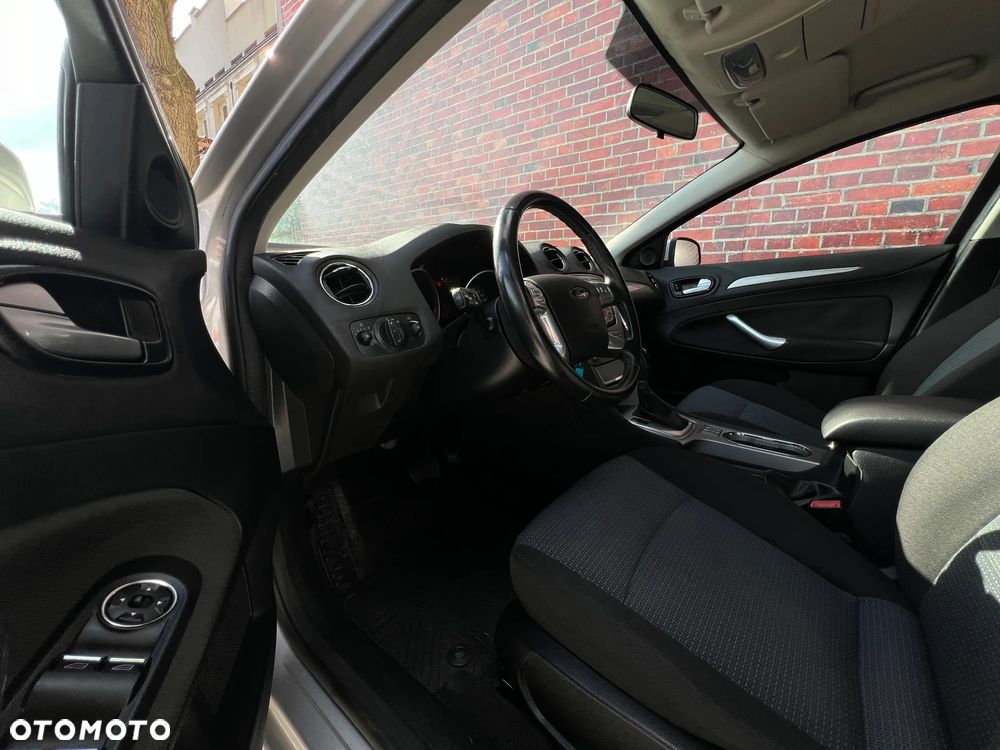 Ford Mondeo - 8