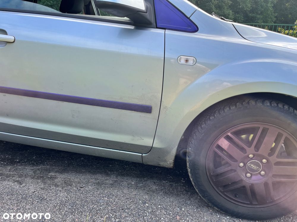 Ford Focus 1.6 16V Ghia - 11