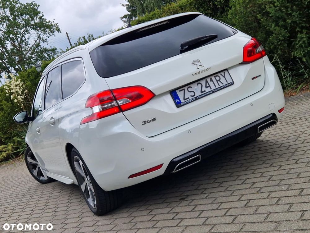 Peugeot 308 - 8