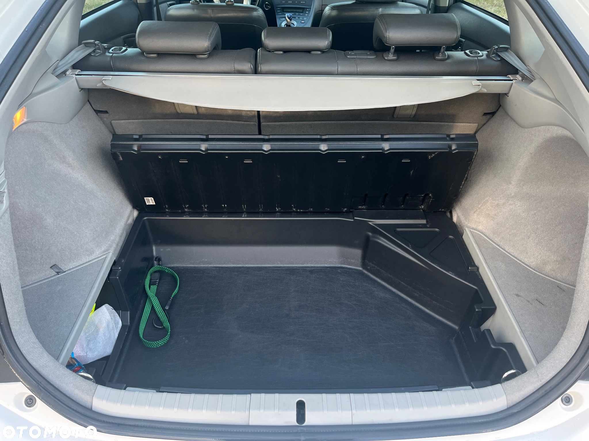 Toyota Prius 1.8 HSD Premium - 6