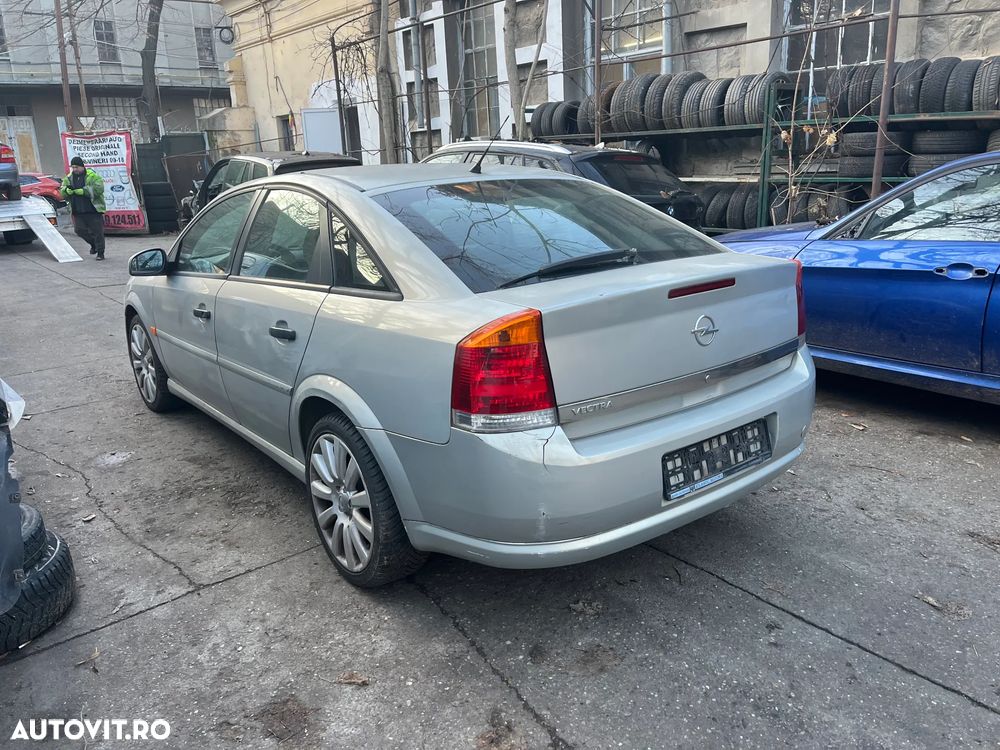 Dezmembrez Opel Vectra C facelift sedan 2005 benzina - 8