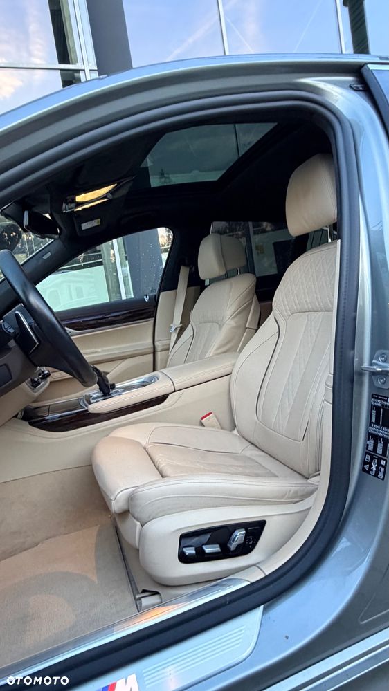 BMW Seria 7 - 37