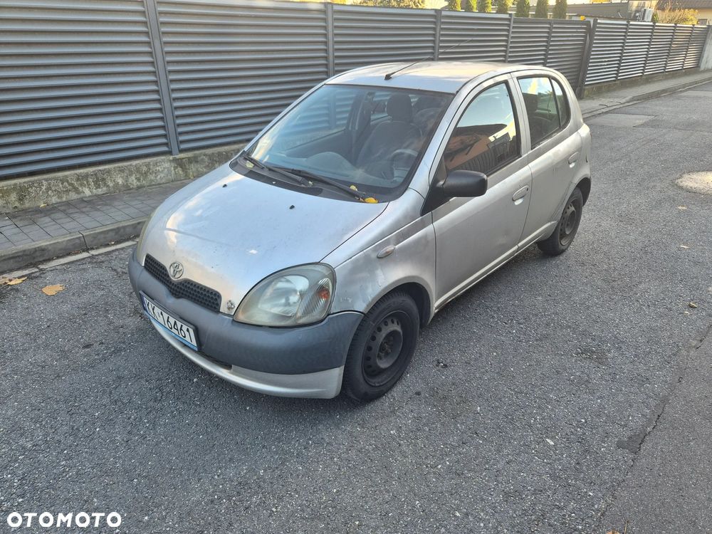 Toyota Yaris 1.0 Base - 1
