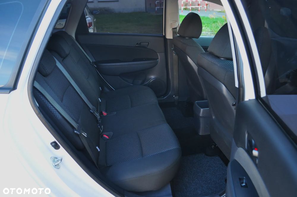 Hyundai i30 i30cw 1.6 CRDi Edition 20 - 25