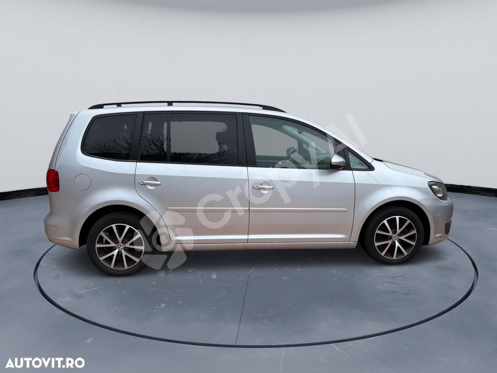 Volkswagen Touran 1.6 TDI DPF BlueMotion Technology DSG Comfortline - 8