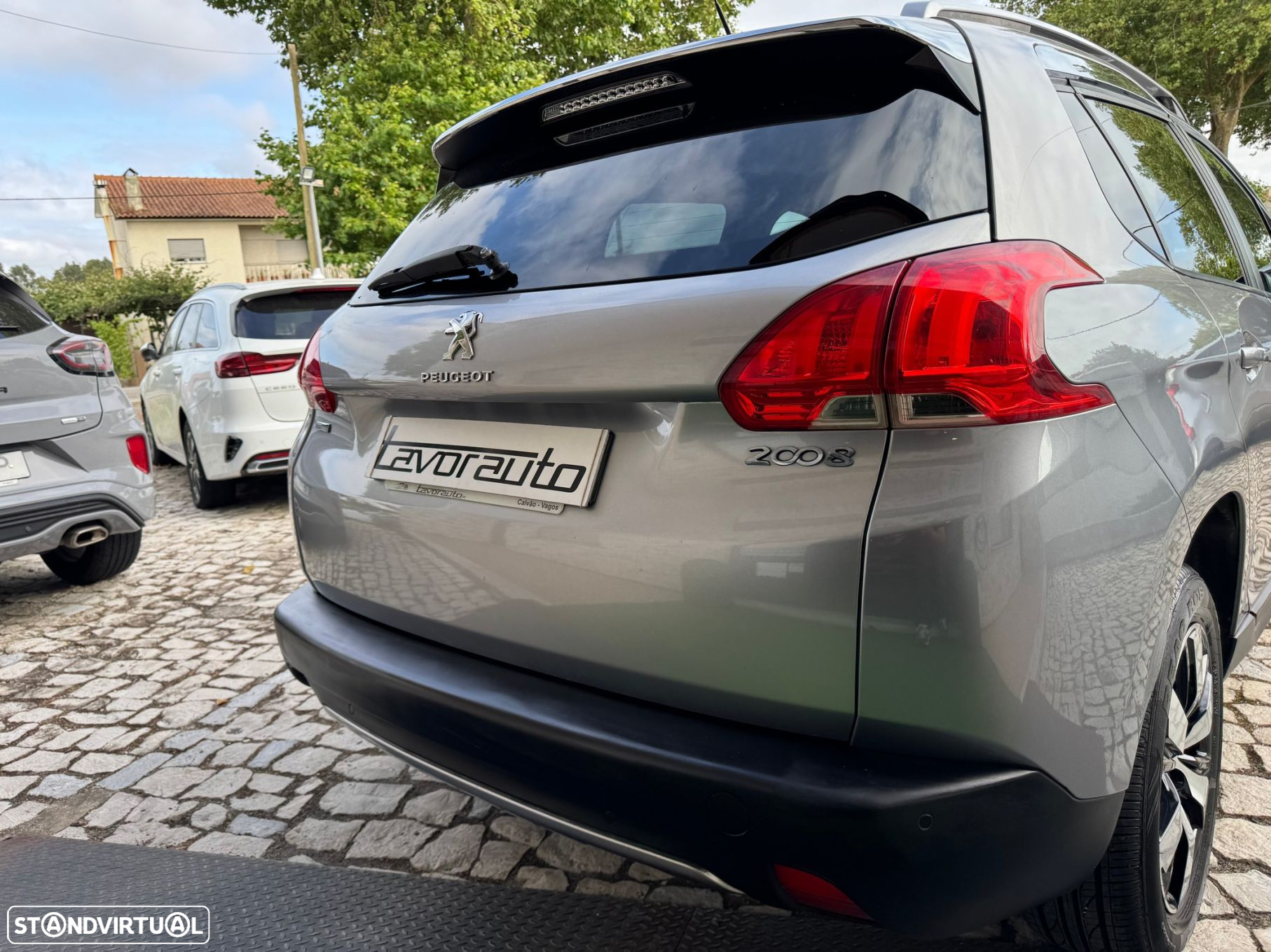 Peugeot 2008 1.2 PureTech Style - 27
