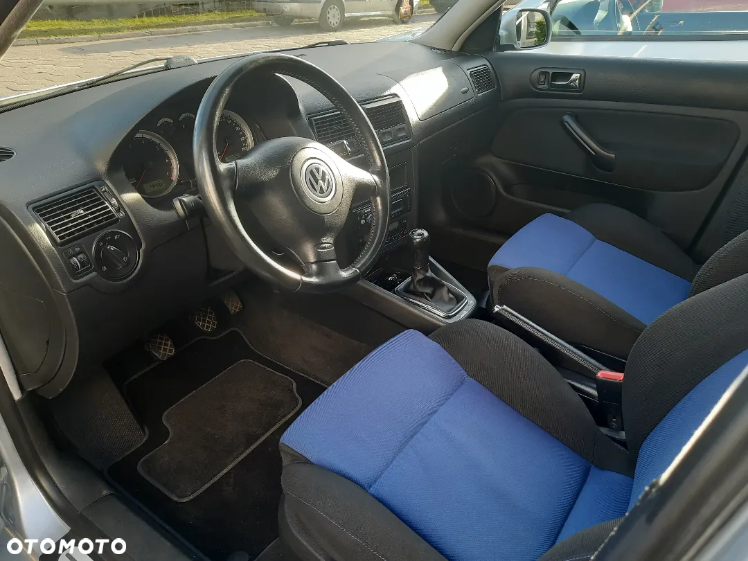 Volkswagen Golf - 8