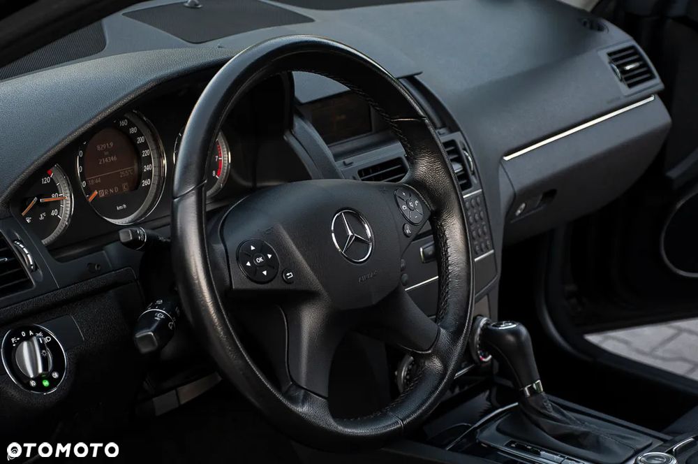 Mercedes-Benz Klasa C 180 Kompressor Automatik - 33