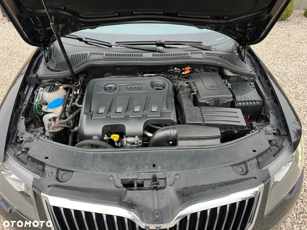 Skoda Superb 2.0 TDI 4x4 Elegance Outdoor DSG - 17