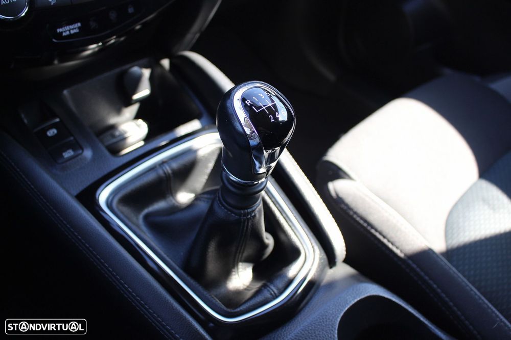 Nissan Qashqai 1.5 dCi N-Connecta - 25