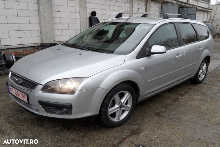 Lampa stop dreapta pe aripa Ford Focus 2  [din 2004 pana  2008] seria wagon 5-usi 1.6 TDCi MT (109 - 2