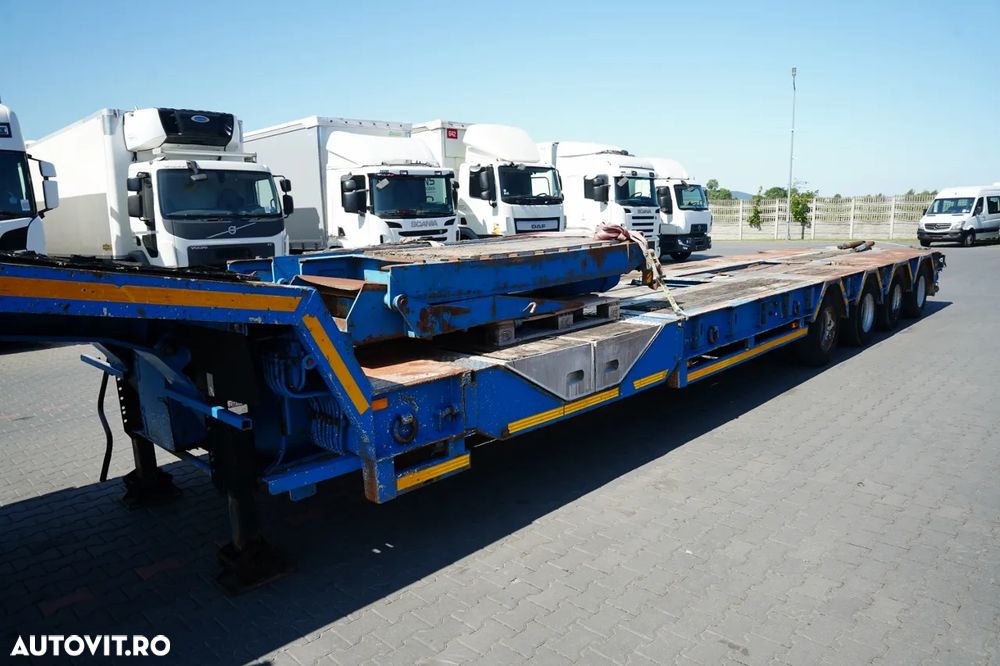 Trax / REMORCĂ JOS / REMORCĂ AUTO 15,3 M / 4 AXE (2 DE DIRECȚIE) / - 12