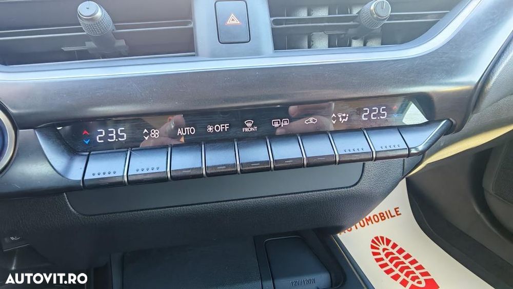 Lexus UX 300e Luxury Line - 17