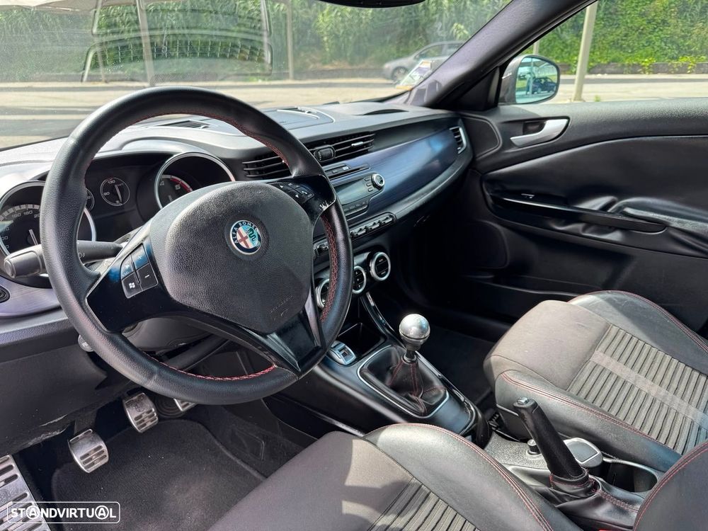 Alfa Romeo Giulietta 1.6 JTDM Distinctive - 9