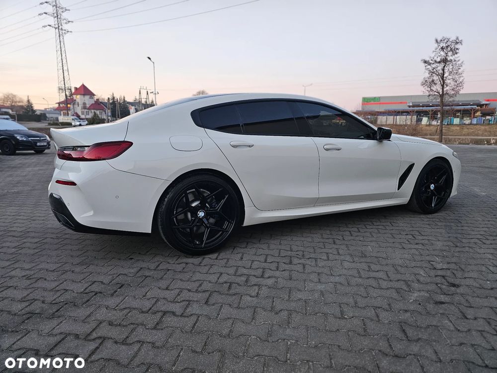 BMW Seria 8 840i - 5