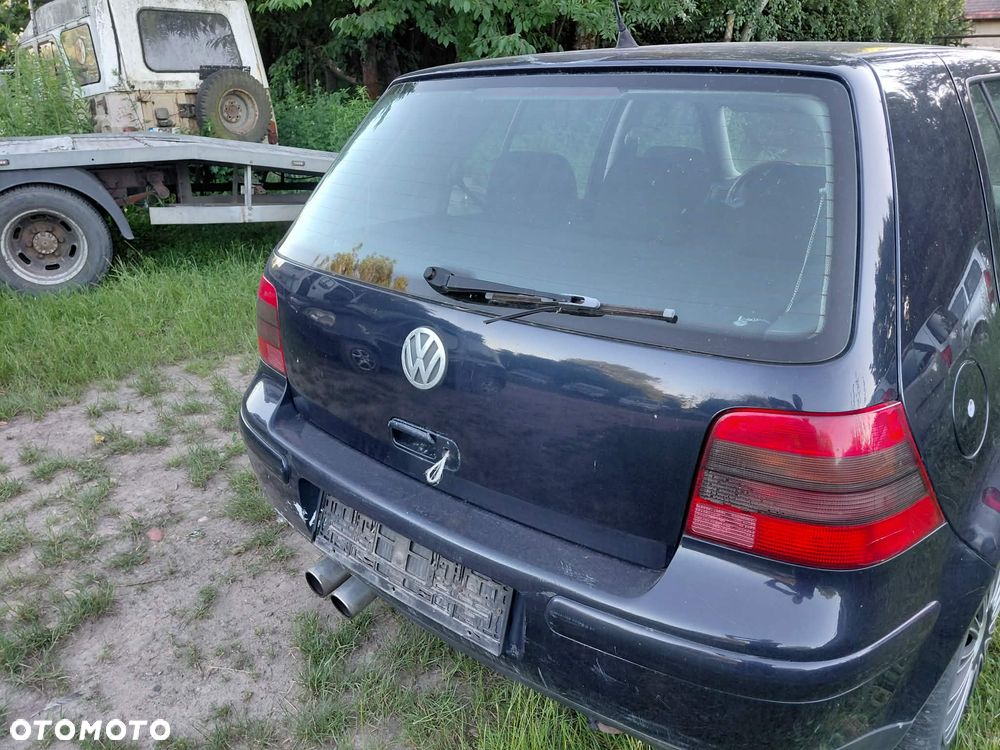 części VW VOLKSWAGEN GOLF IV 5 drzwi 1.8 20V turbo 1998r hatchback ZDERZAK TYŁ LC5H - 1