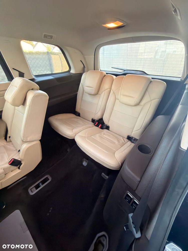 Mercedes-Benz GLS - 11