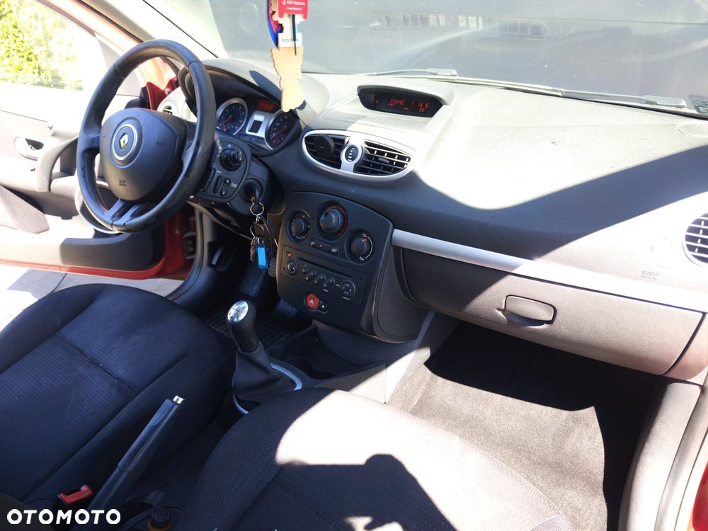 Renault Clio - 6