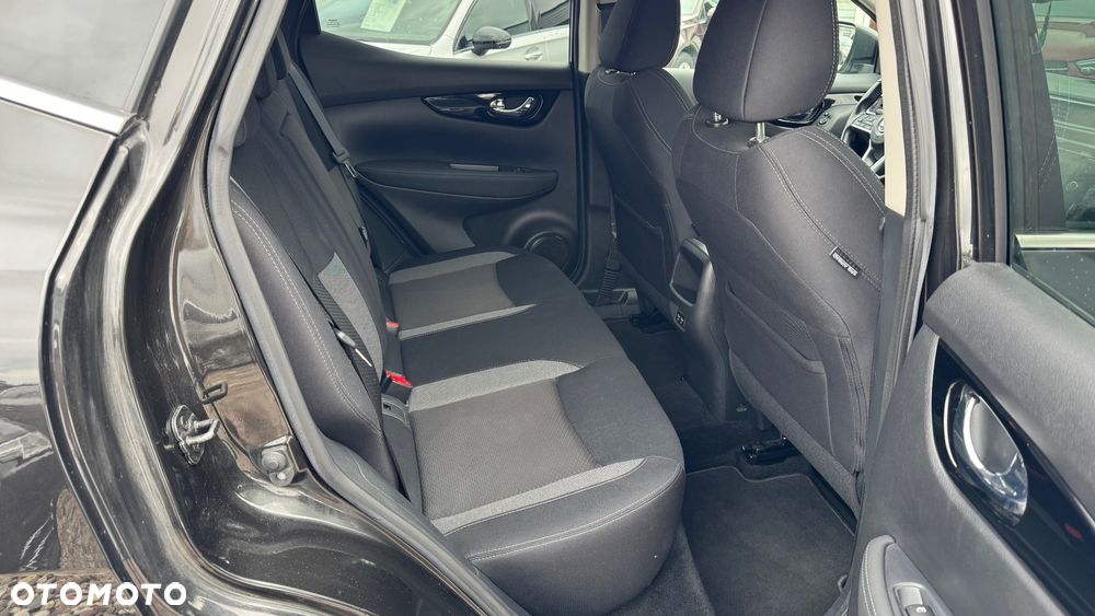 Nissan Qashqai 1.3 DIG-T N-Connecta - 29