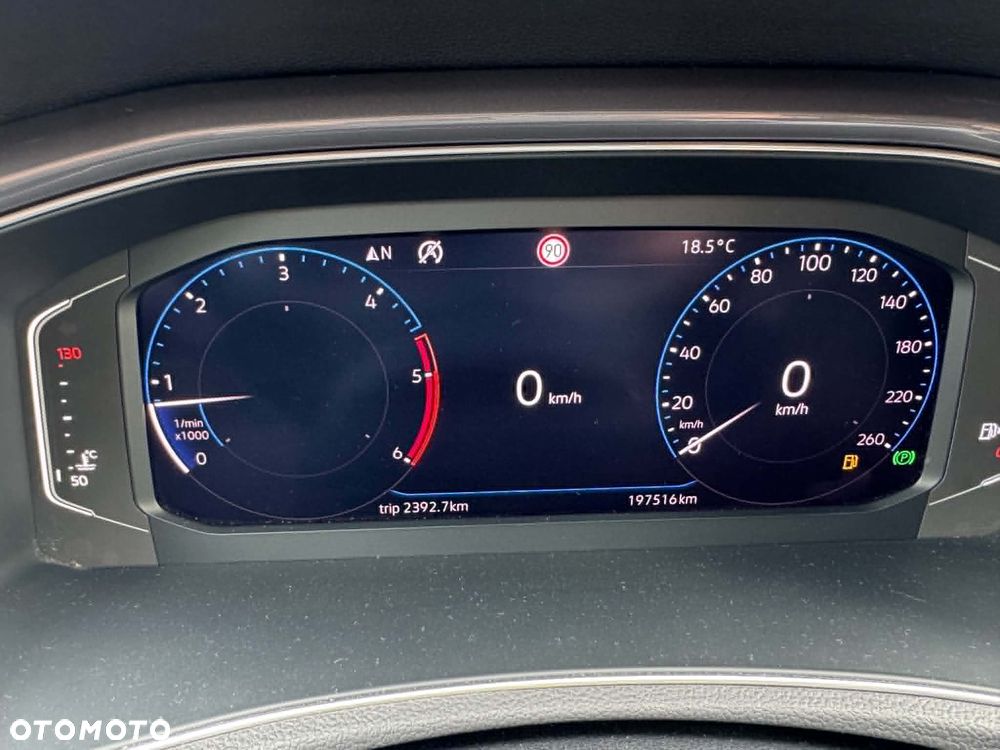Volkswagen T-Roc 1.6 TDI SCR DPF IQ Drive - 9