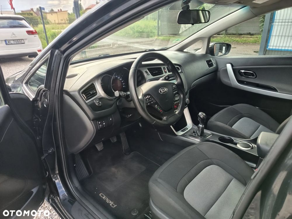 Kia Ceed 1.4 CVVT Fifa World Cup Edition - 12