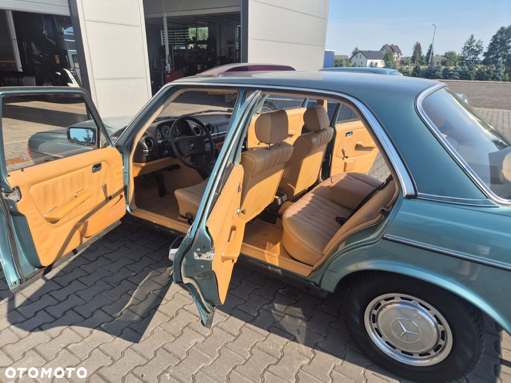 Mercedes-Benz W123 - 11