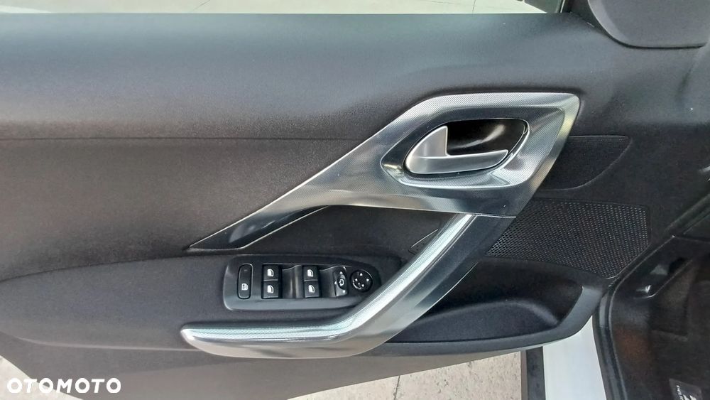 Peugeot 2008 BlueHDi FAP 120 STOP & START Business-Line - 12