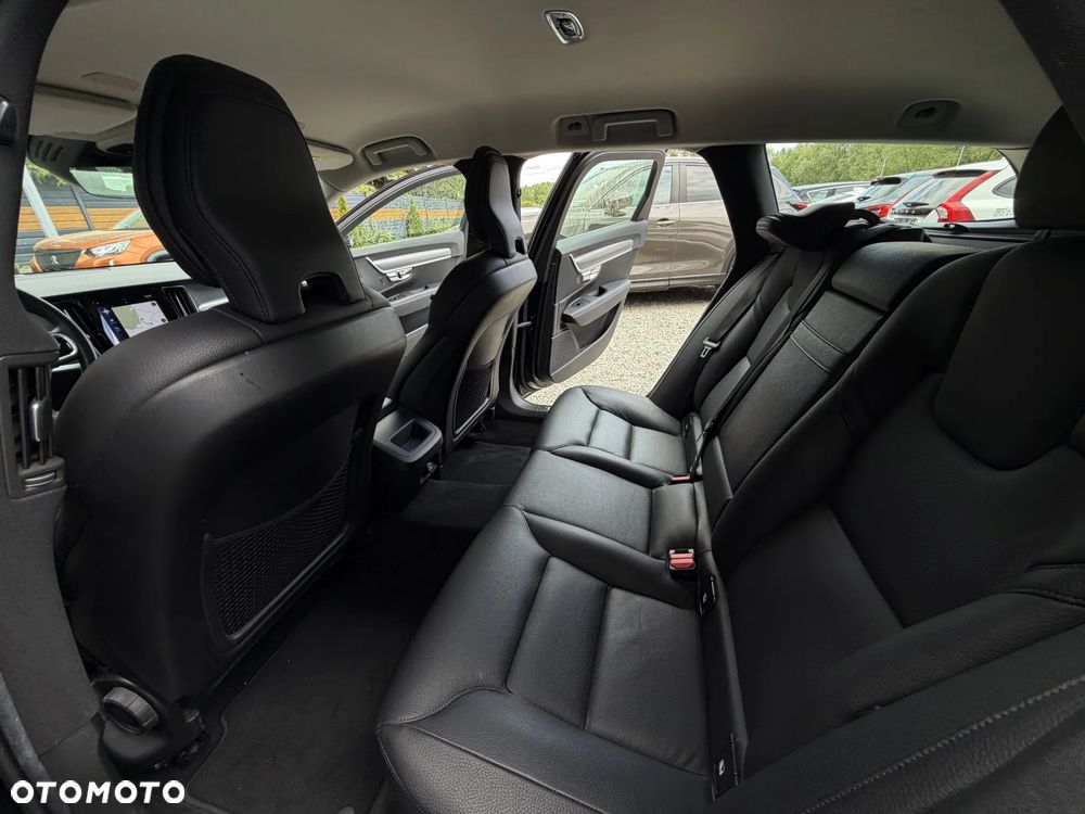 Volvo V90 D3 Geartronic Momentum Pro - 19