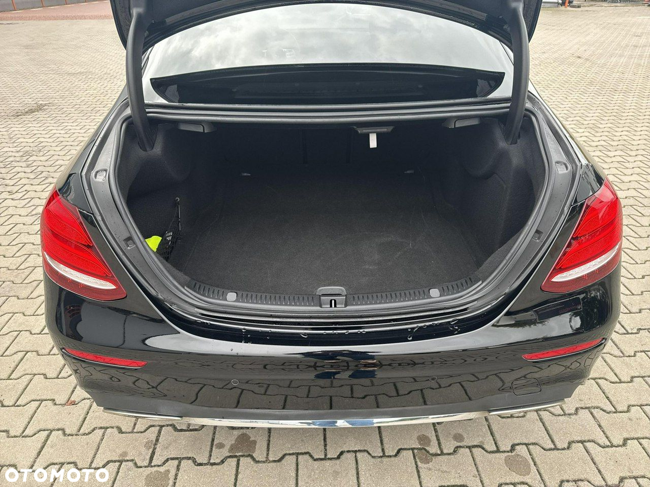 Mercedes-Benz Klasa E 200 4-Matic AMG/Avantgarde - 16