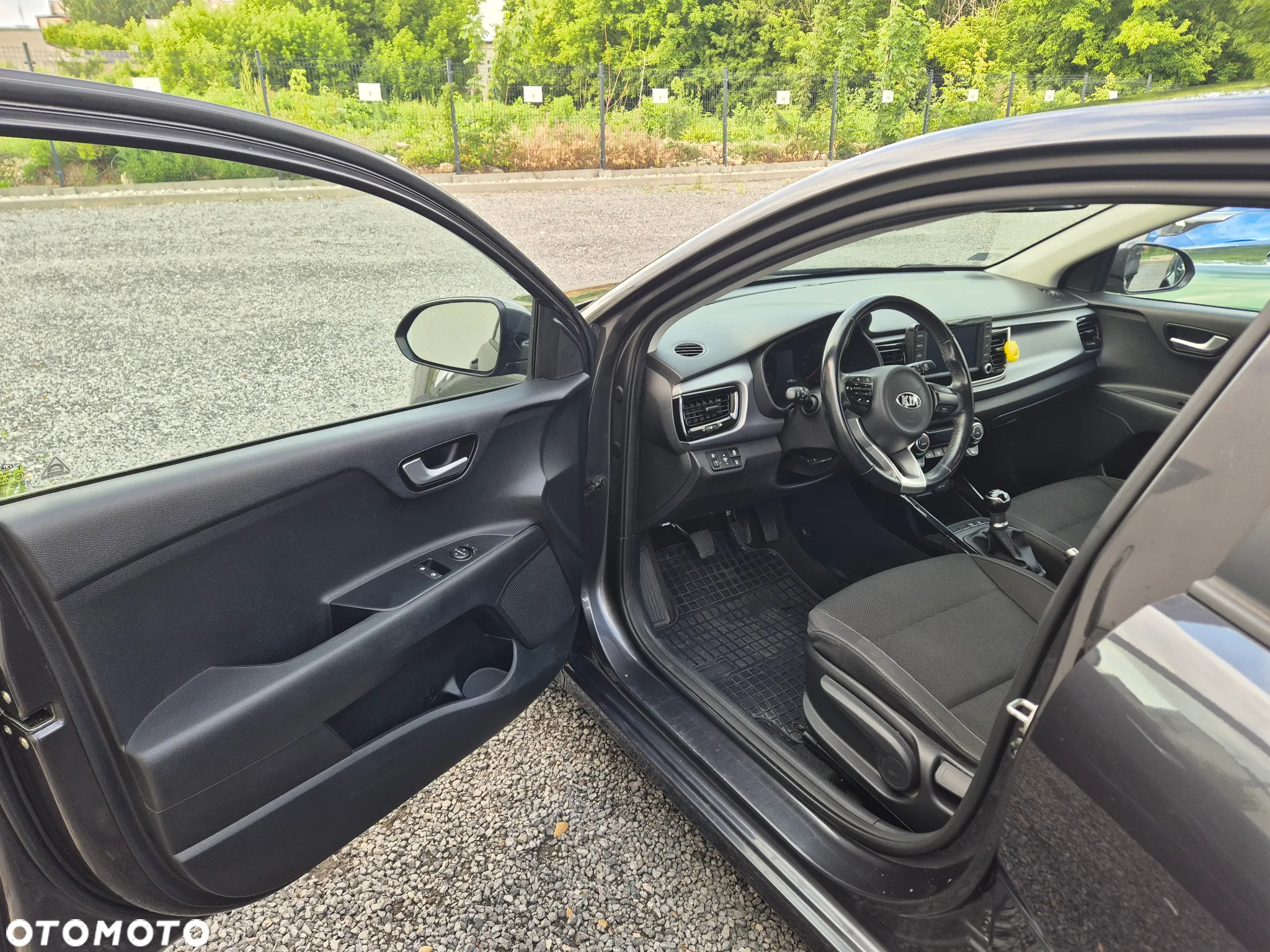 Kia Rio - 11