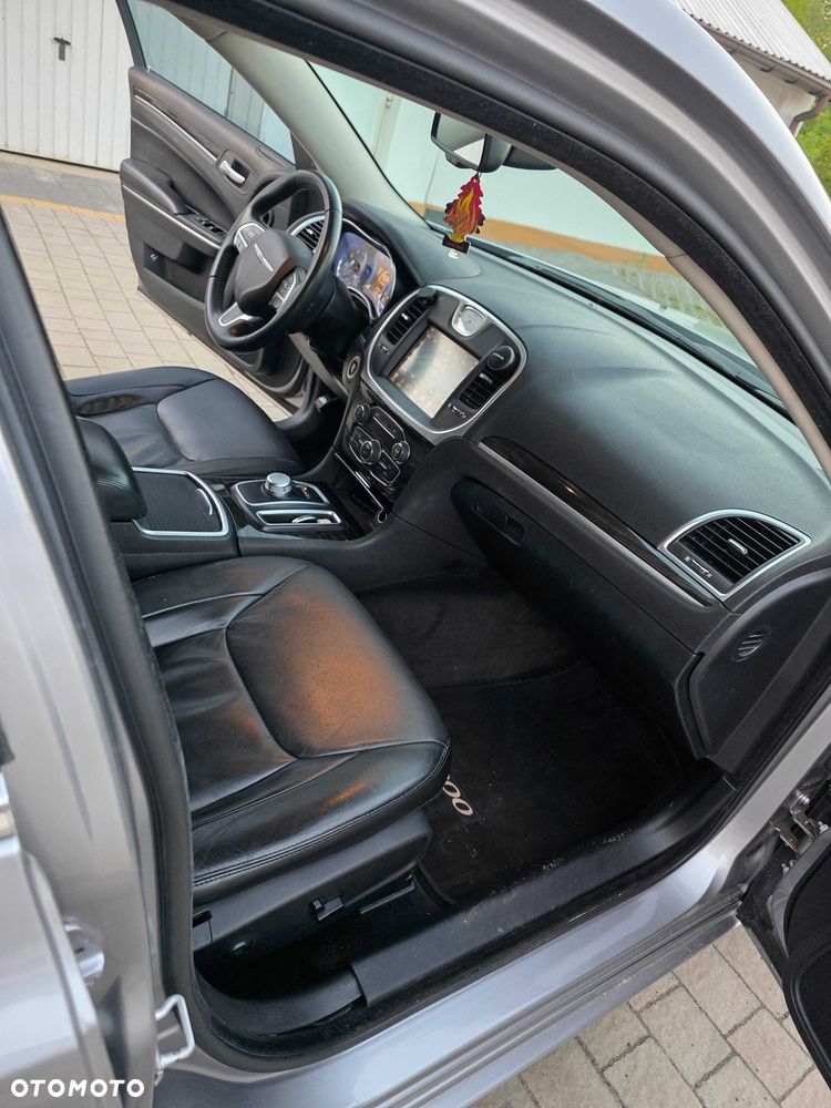 Chrysler 300C - 5