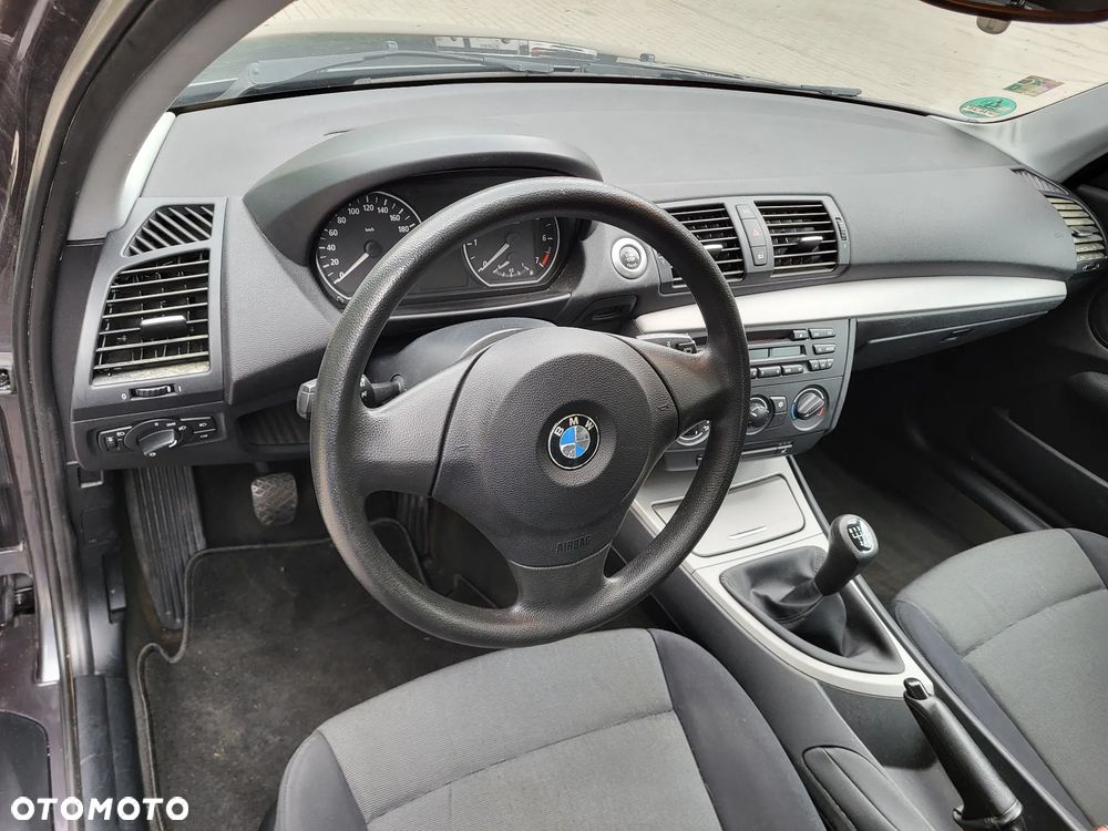 BMW Seria 1 116i - 10